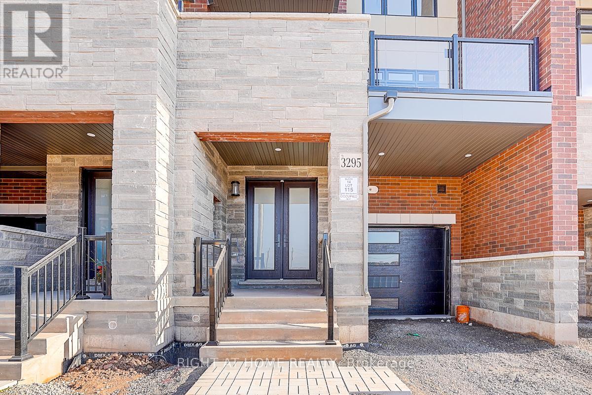 3295 Taha Gardens W, Oakville, Ontario  L6M 5R9 - Photo 2 - W12671442