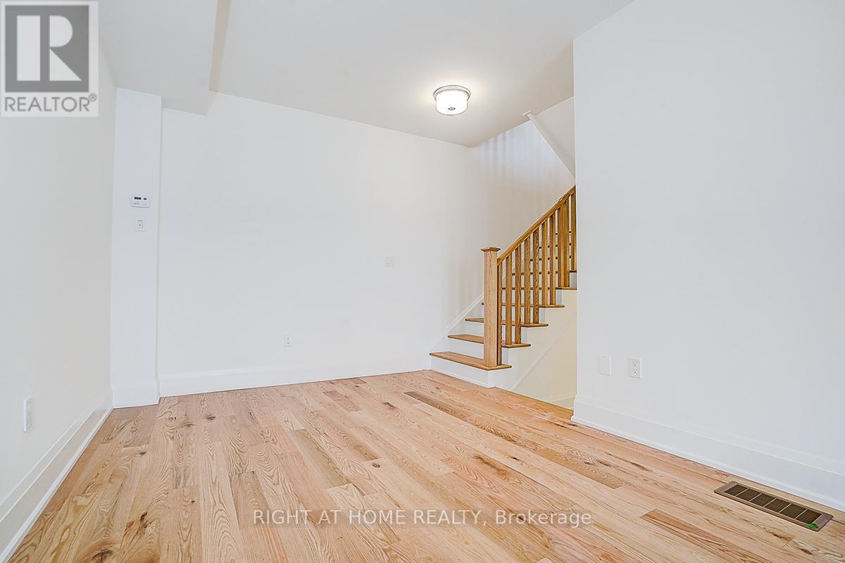 3295 Taha Gardens W, Oakville, Ontario  L6M 5R9 - Photo 4 - W12671442