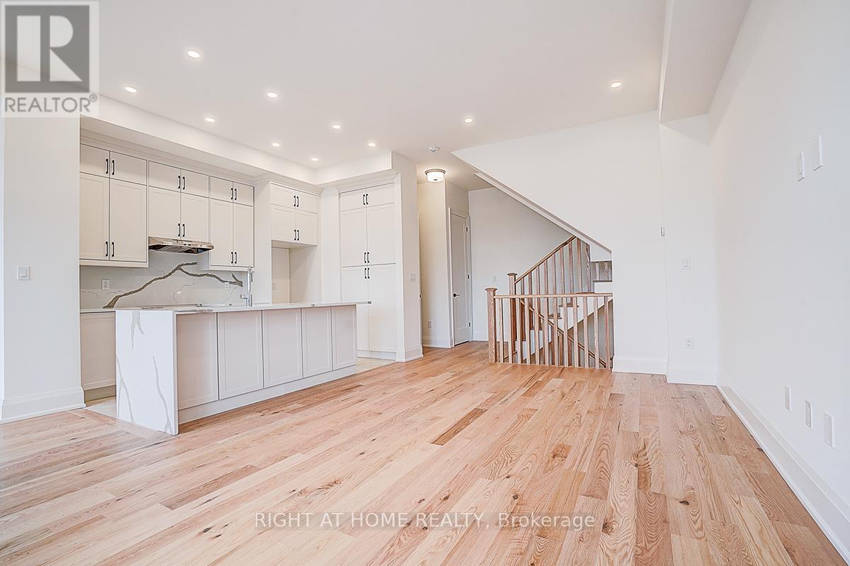 3295 Taha Gardens W, Oakville, Ontario  L6M 5R9 - Photo 8 - W12671442