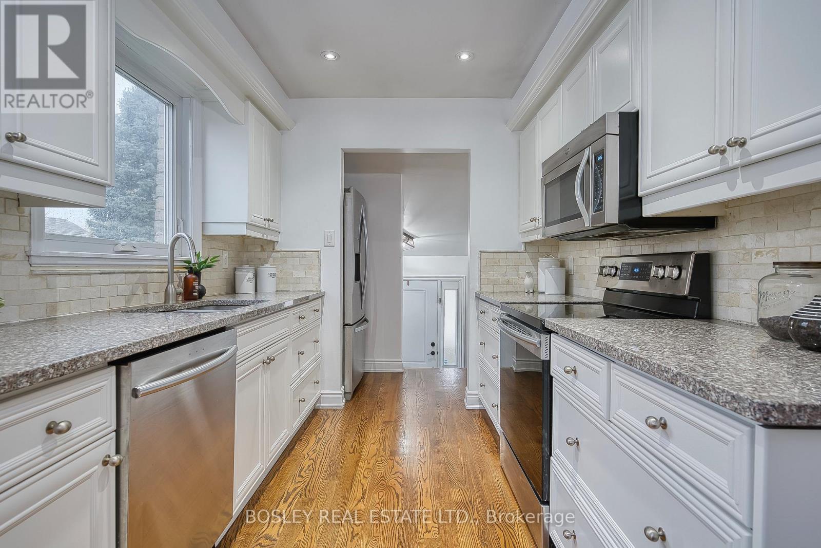 2972 Oslo Crescent, Mississauga, Ontario  L5N 1Z9 - Photo 6 - W12671444