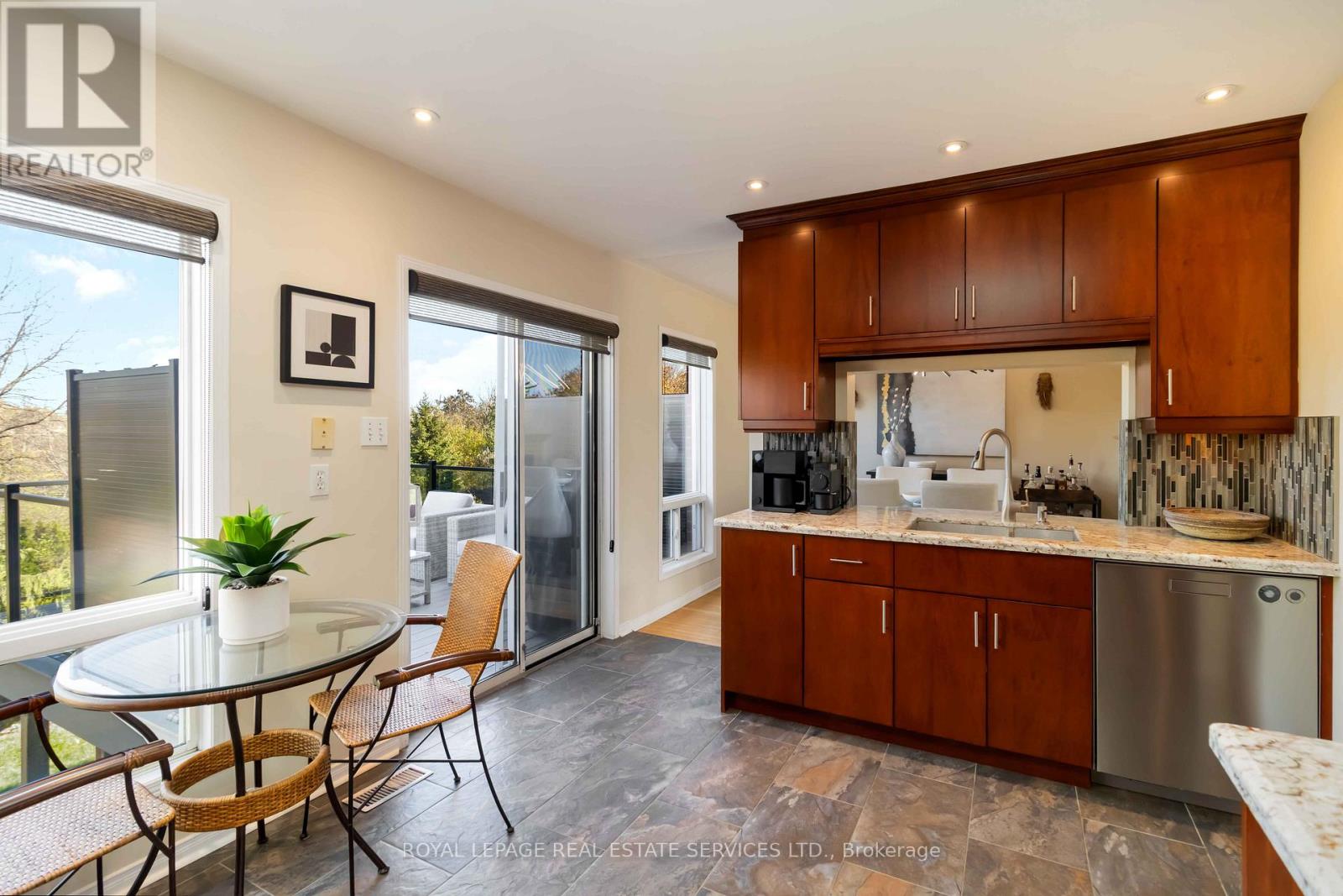 1584 Woodhenge Way, Mississauga, Ontario  L5N 7T1 - Photo 16 - W12671452