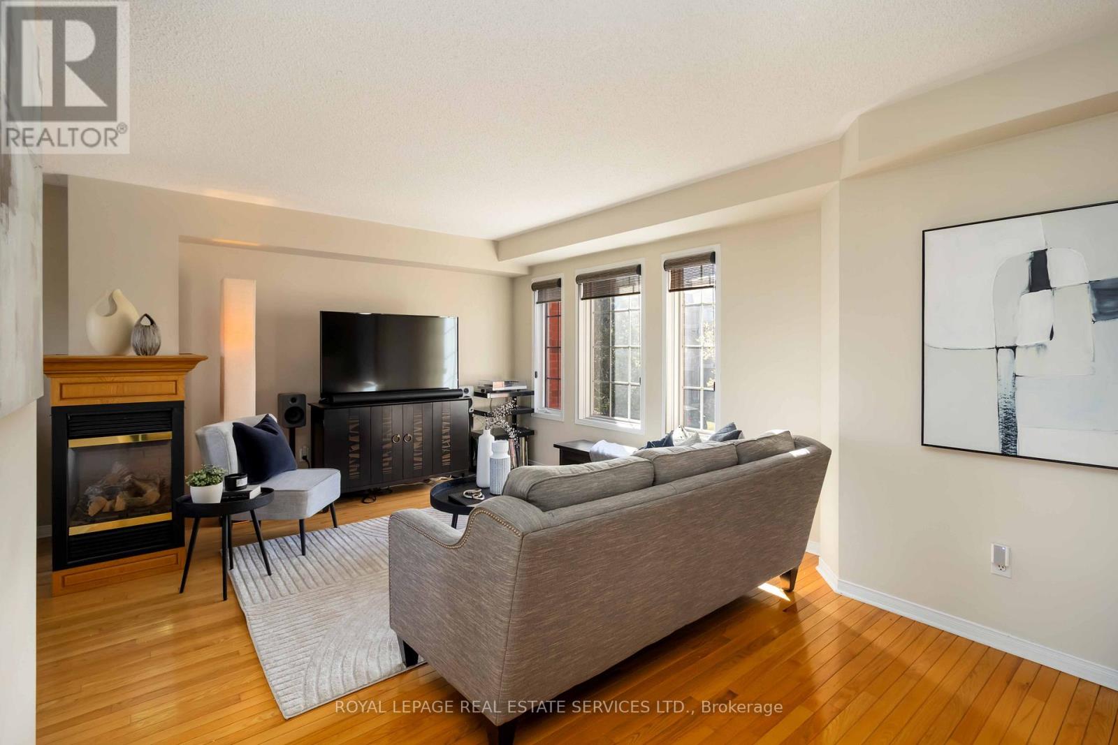 1584 Woodhenge Way, Mississauga, Ontario  L5N 7T1 - Photo 8 - W12671452