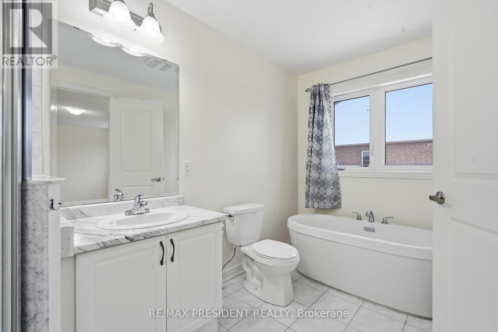 12 Beasley Grove, Hamilton, Ontario  L9G 3K9 - Photo 31 - X12671220