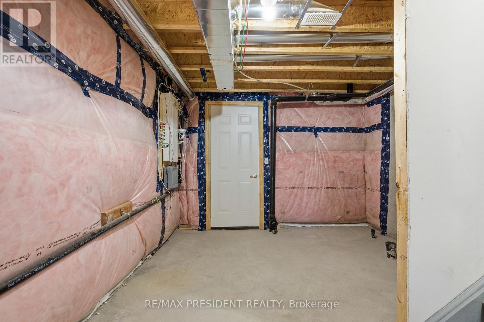 12 Beasley Grove, Hamilton, Ontario  L9G 3K9 - Photo 34 - X12671220