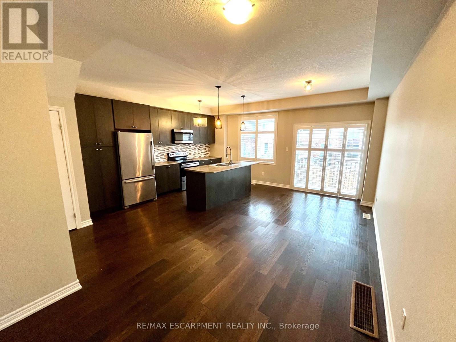 7 Pinot Crescent, Hamilton, Ontario  L8E 5L1 - Photo 6 - X12671286