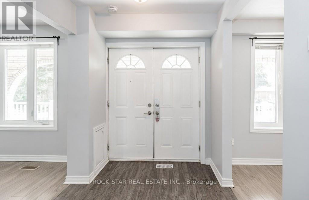 Main Fl - 271 Carson Drive, Hamilton, Ontario  L8T 2X8 - Photo 3 - X12671294