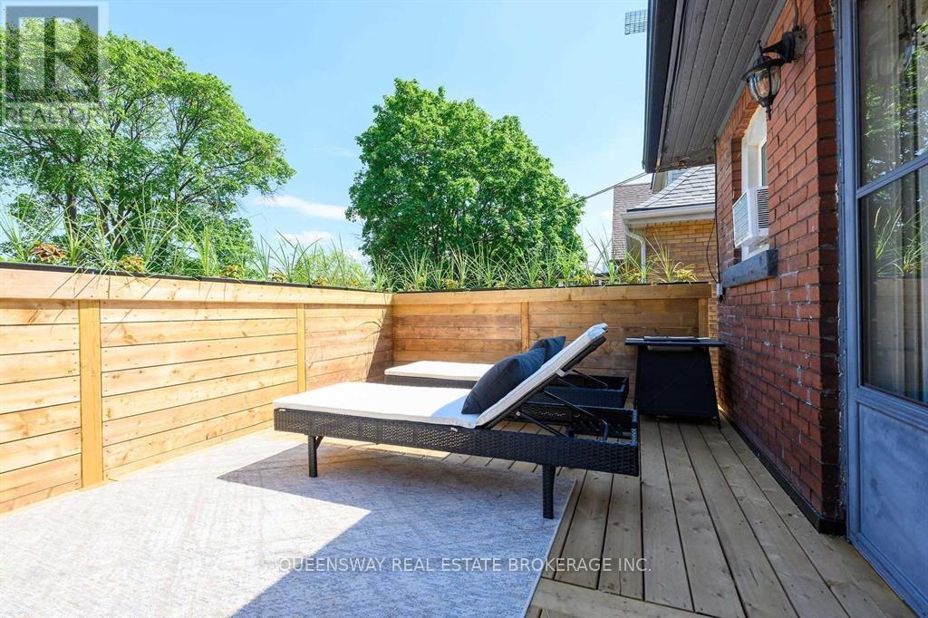 Upper - 17 Fairholt Street S, Hamilton, Ontario  L8M 2T2 - Photo 15 - X12671414