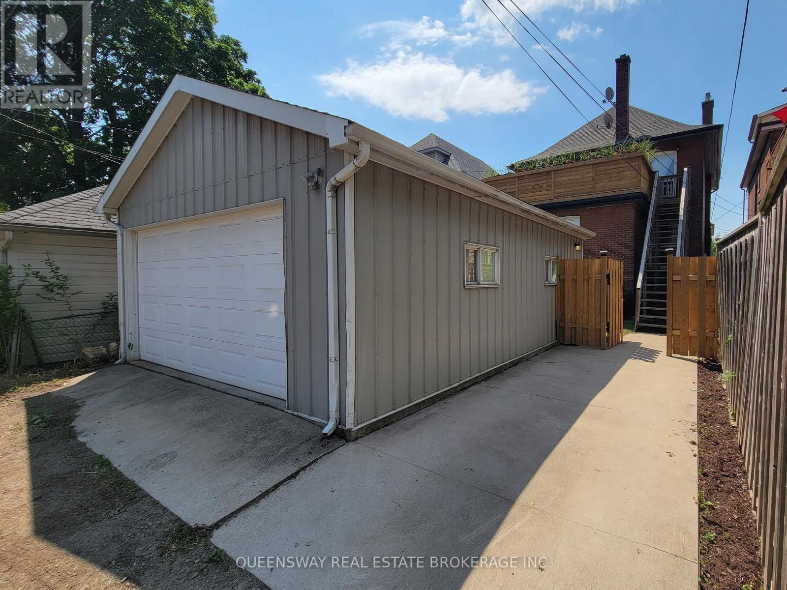 Upper - 17 Fairholt Street S, Hamilton, Ontario  L8M 2T2 - Photo 19 - X12671414