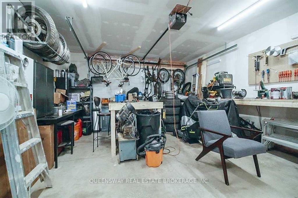 Upper - 17 Fairholt Street S, Hamilton, Ontario  L8M 2T2 - Photo 21 - X12671414