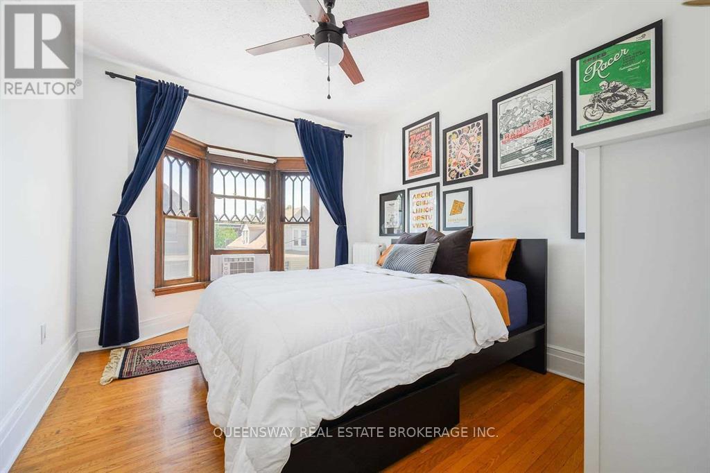 Upper - 17 Fairholt Street S, Hamilton, Ontario  L8M 2T2 - Photo 3 - X12671414