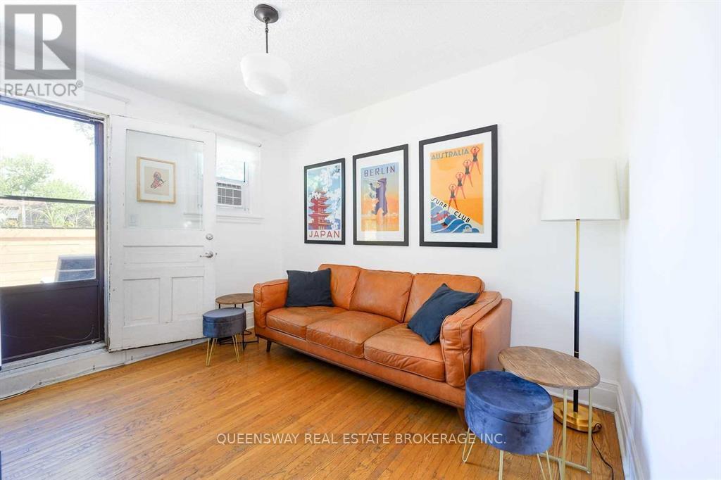 Upper - 17 Fairholt Street S, Hamilton, Ontario  L8M 2T2 - Photo 5 - X12671414