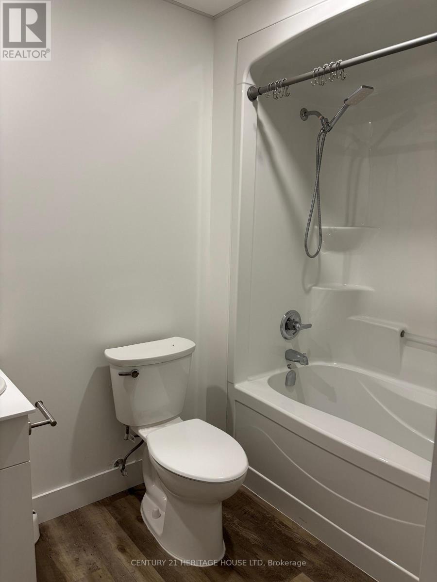 302 - 69 Curtis Street, St. Thomas, Ontario  N5P 1H9 - Photo 6 - X12671542