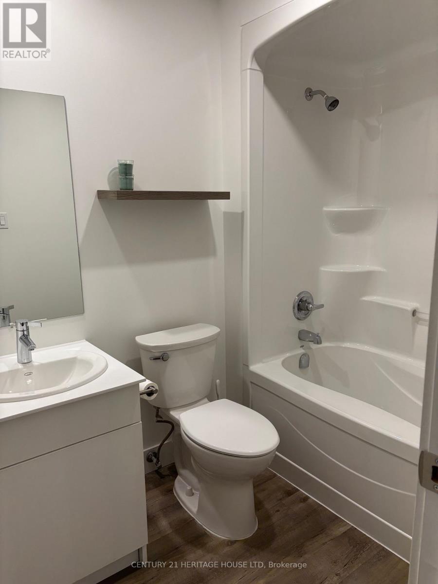 302 - 69 Curtis Street, St. Thomas, Ontario  N5P 1H9 - Photo 8 - X12671542