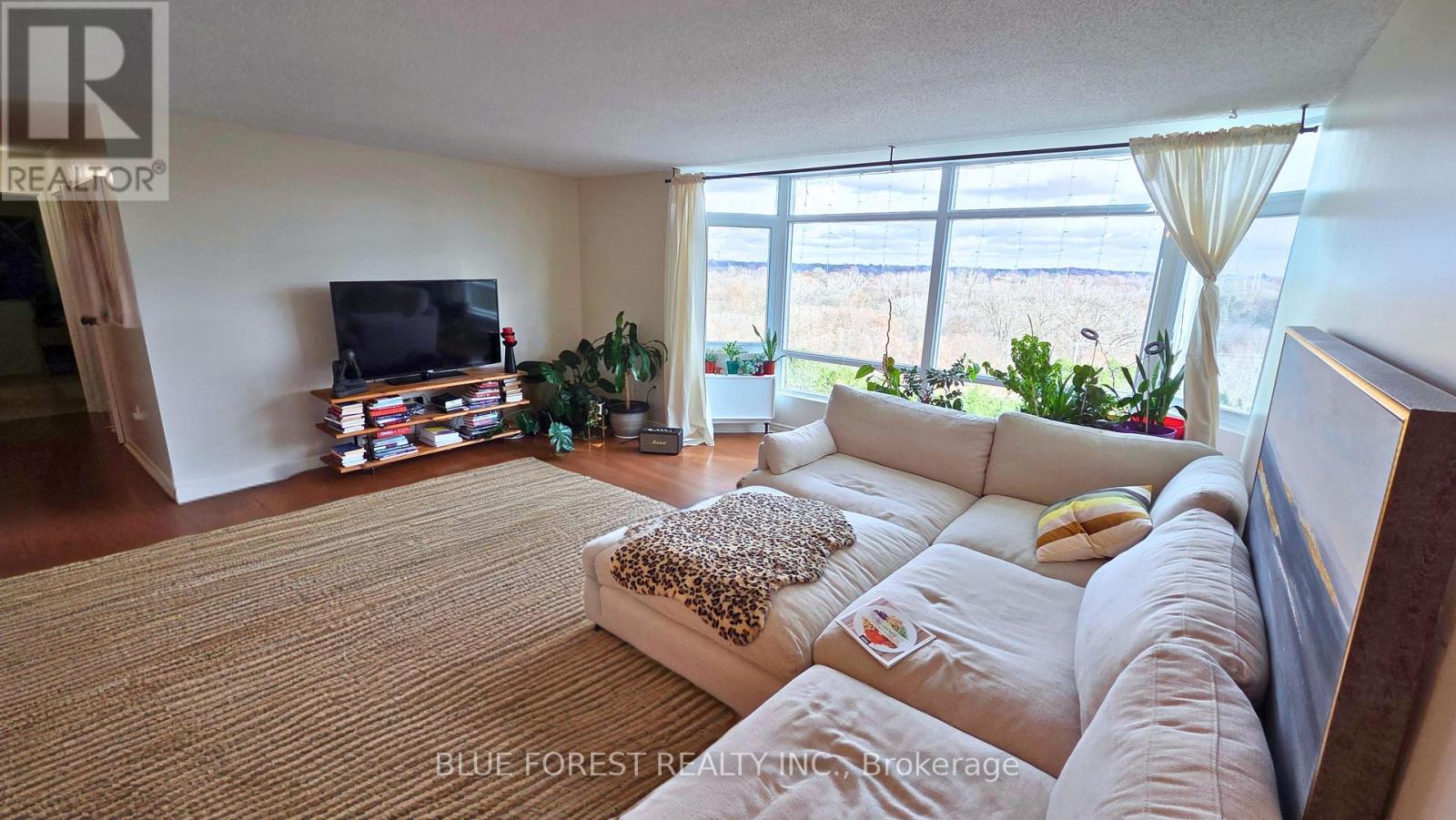 711 - 45 Pond Mills Road, London South, Ontario  N5Z 4W5 - Photo 1 - X12671576