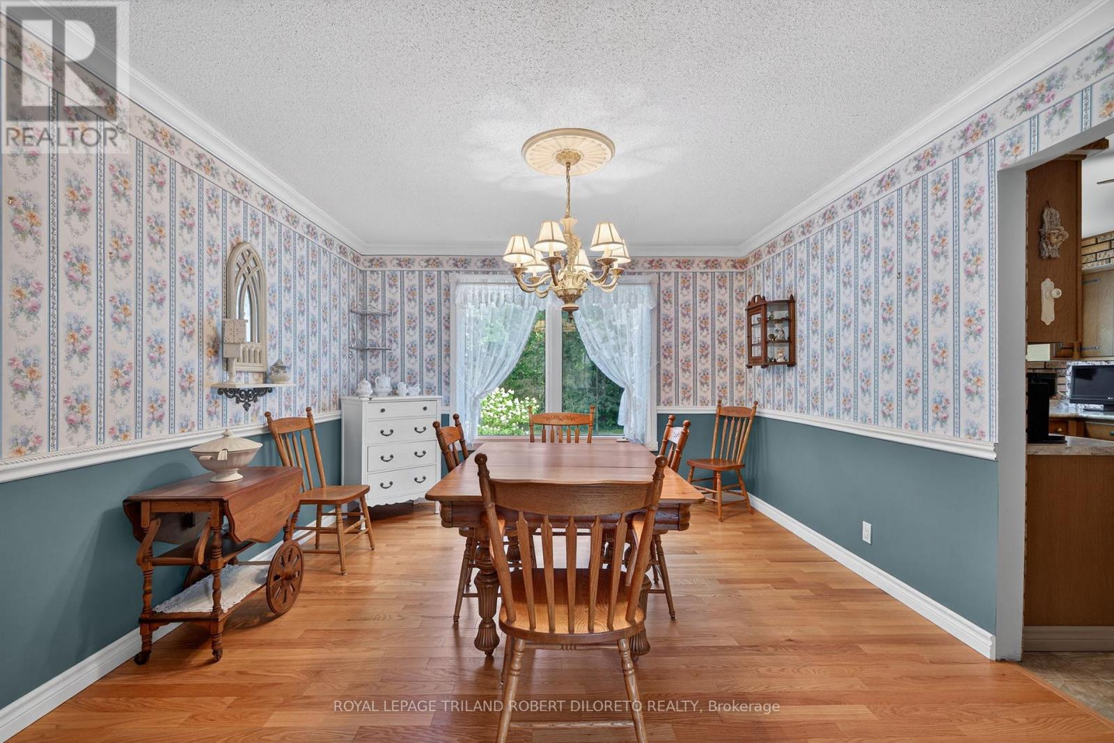 6186 Egremont Drive, Middlesex Centre, Ontario  N0L 1R0 - Photo 14 - X12671586