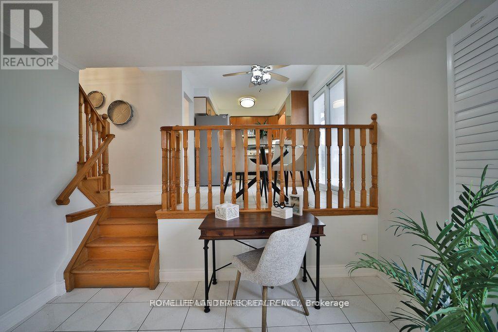 16 Mansfield Crescent, Whitby (Blue Grass Meadows), Ontario  L1N 6T4 - Photo 12 - E12659496