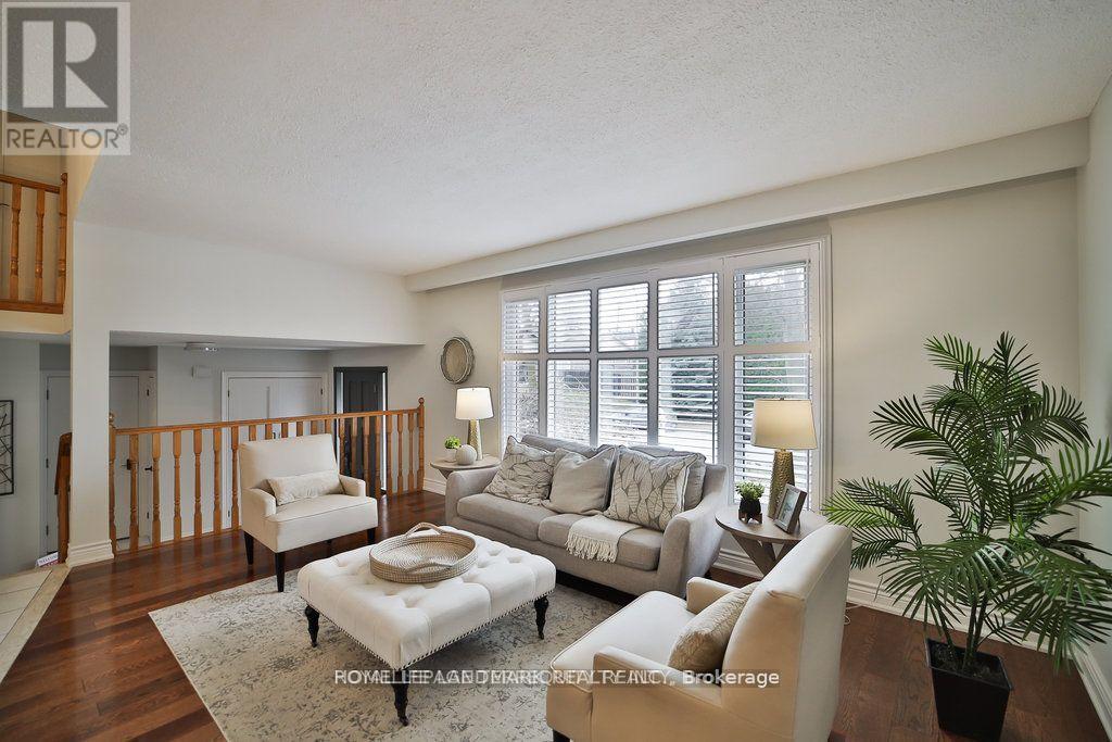 16 Mansfield Crescent, Whitby (Blue Grass Meadows), Ontario  L1N 6T4 - Photo 5 - E12659496