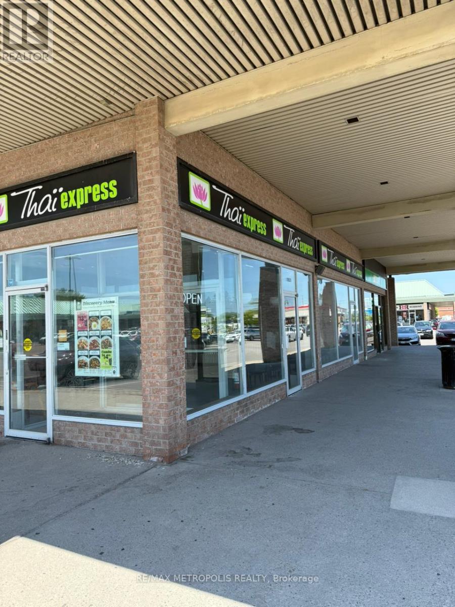 37b - 10520 Yonge Street, Richmond Hill, Ontario  L4C 3C7 - Photo 2 - N12666328