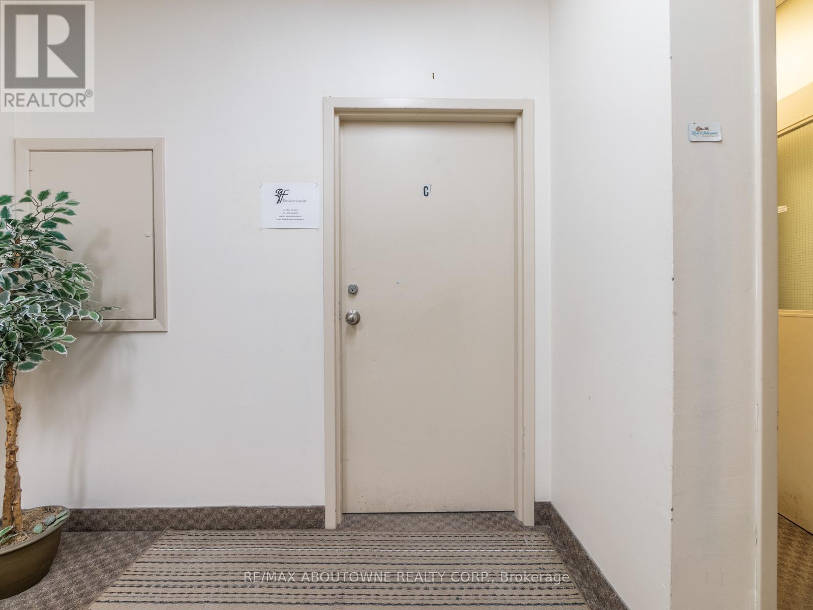 344c - 344 Lakeshore Road E, Oakville, Ontario  L6J 1J6 - Photo 24 - W12415515