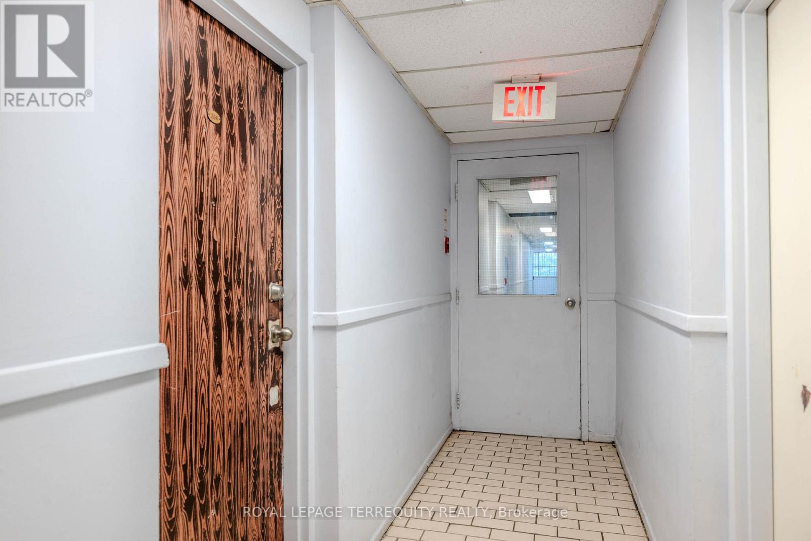 224 - 10 Eddystone Avenue, Toronto, Ontario  M3N 2T2 - Photo 4 - W12666364