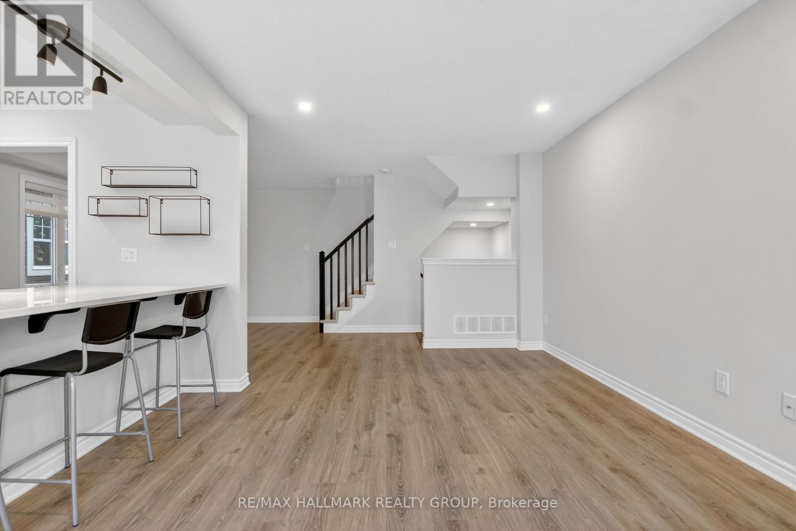 232 Clintonia Street, Ottawa, Ontario  K2V 0K6 - Photo 5 - X12671458