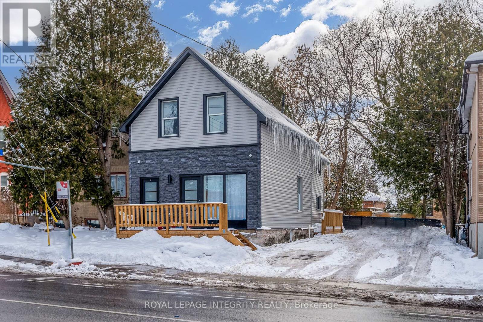 218-220 Mcarthur Avenue, Ottawa, Ontario  K1L 6P5 - Photo 3 - X12671512