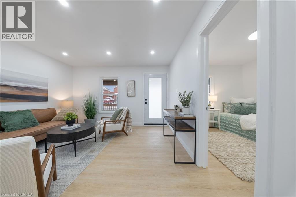 111 Victoria Street, Brantford, Ontario  N3S 3K7 - Photo 5 - 40796661