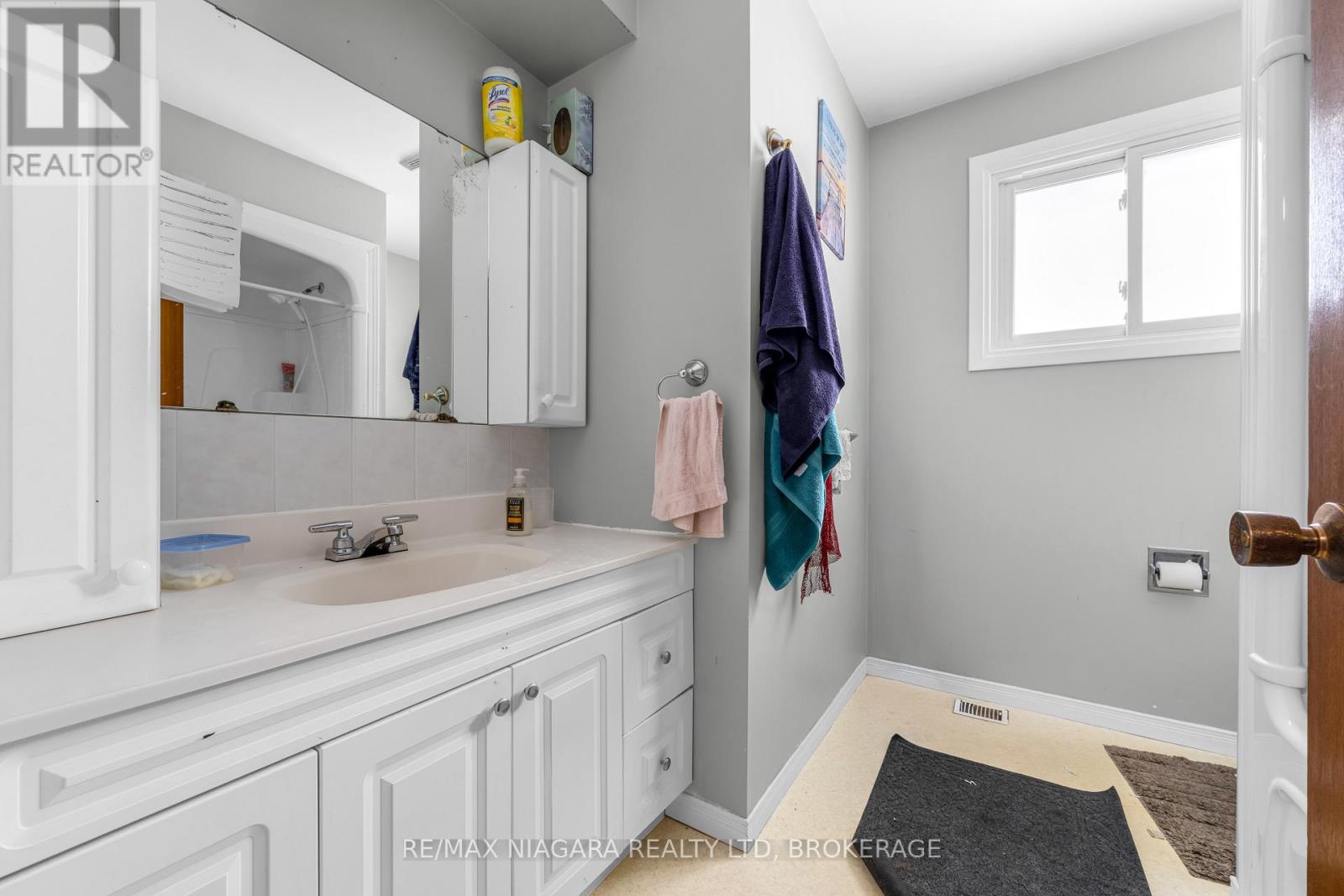 46 Macoomb Drive, Welland (N. Welland), Ontario  L3C 5T9 - Photo 10 - X12666094