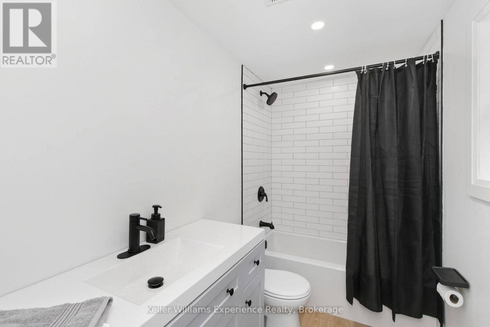 3355 Muskoka Street, Severn (Washago), Ontario  L0K 2B0 - Photo 20 - S12671532