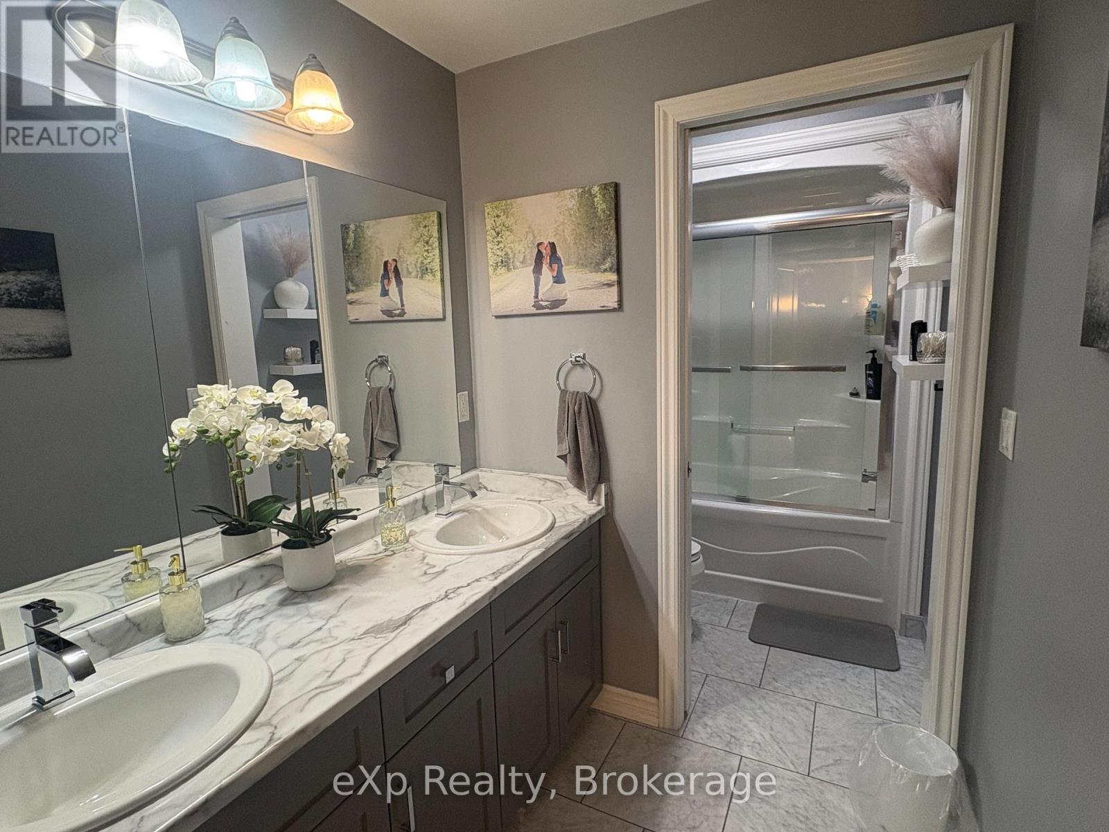 343850 North Line, West Grey, Ontario  N0C 1K0 - Photo 9 - X12671472