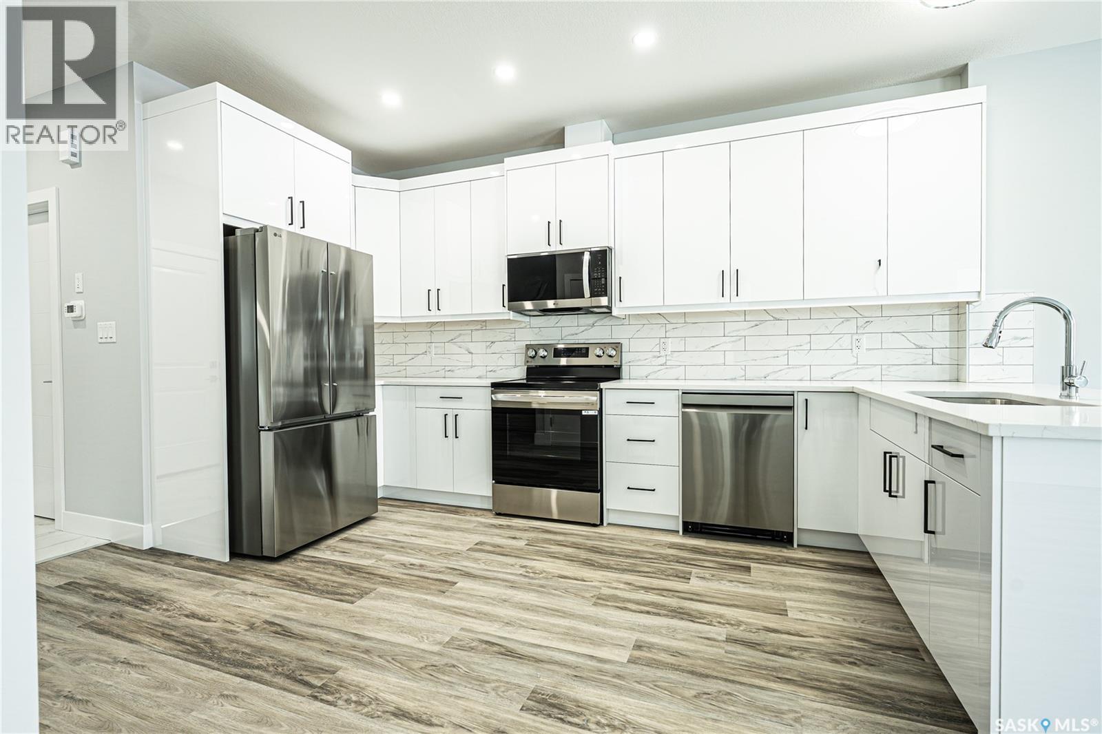 521 Sharma Crescent, Saskatoon, Saskatchewan  S7W 0Z5 - Photo 8 - SK025770