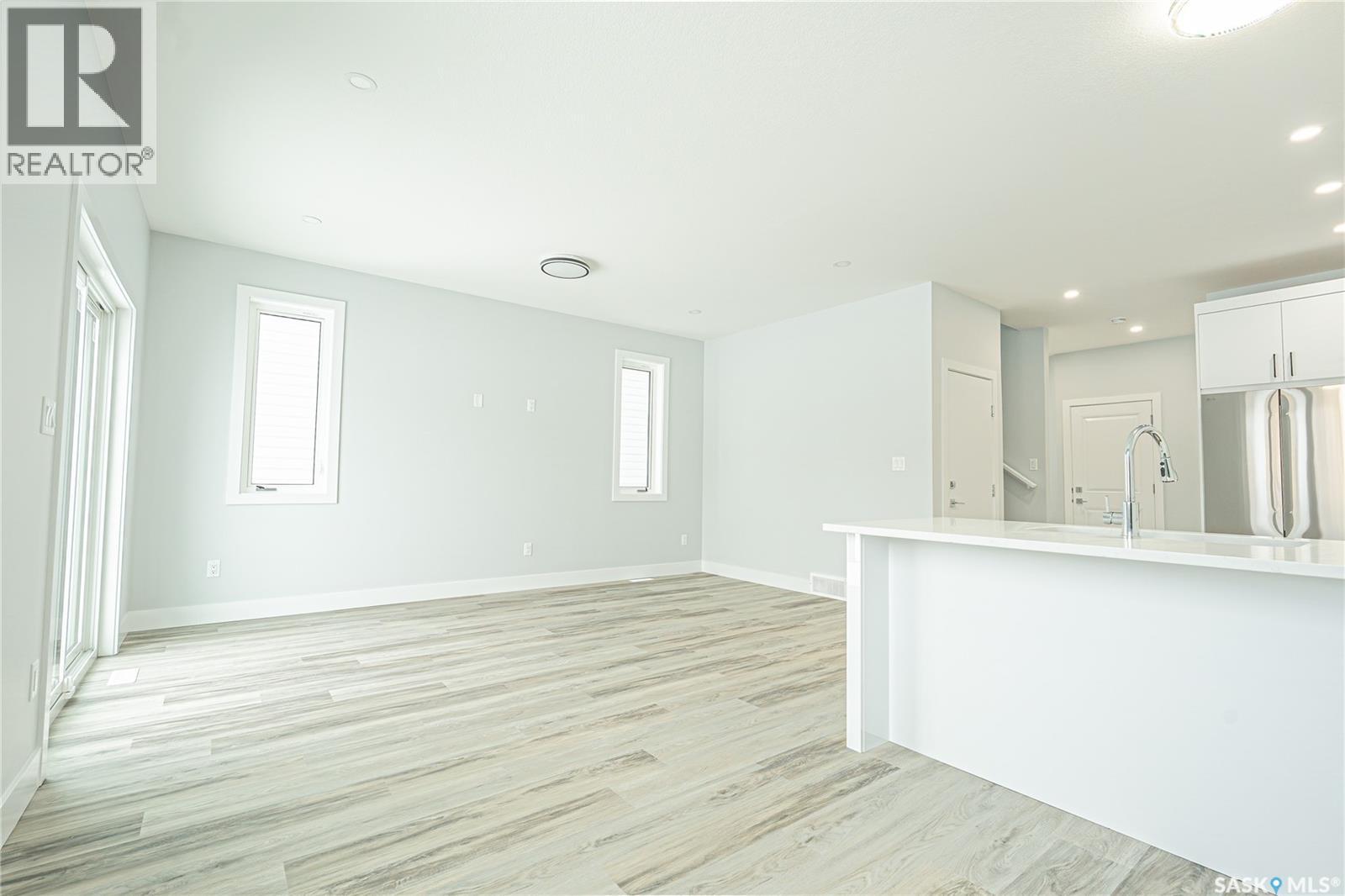 521 Sharma Crescent, Saskatoon, Saskatchewan  S7W 0Z5 - Photo 9 - SK025770