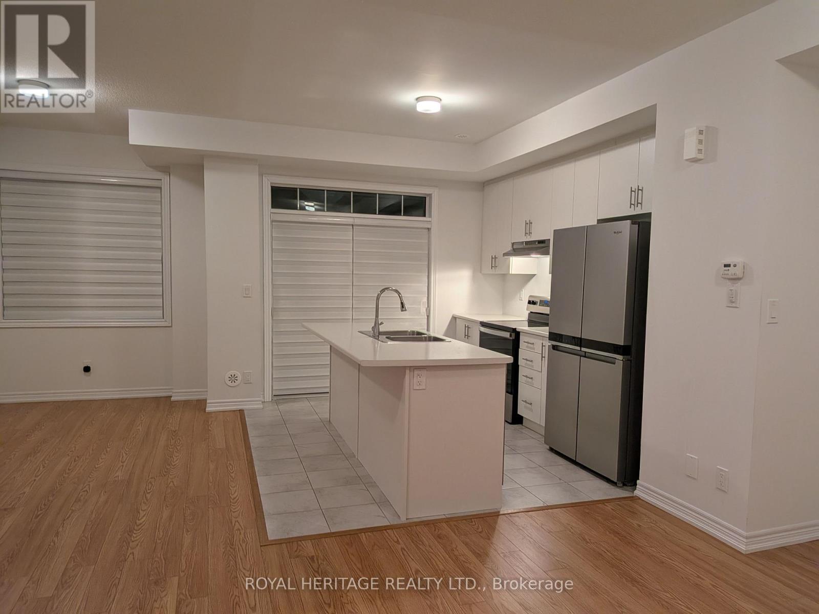 1099 Lockie Drive, Oshawa, Ontario  L1H 7K5 - Photo 3 - E12671370