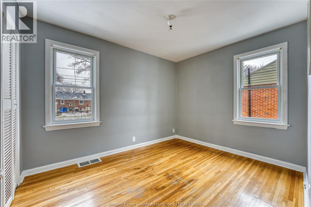 3311 Longfellow, Windsor, Ontario  N9E 2L7 - Photo 13 - 26000450