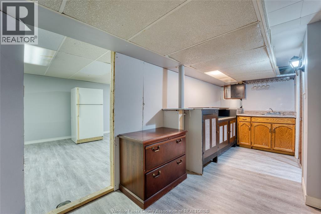 3311 Longfellow, Windsor, Ontario  N9E 2L7 - Photo 17 - 26000450