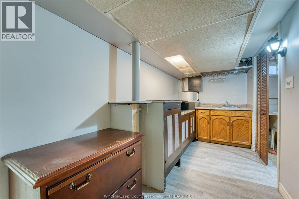 3311 Longfellow, Windsor, Ontario  N9E 2L7 - Photo 18 - 26000450