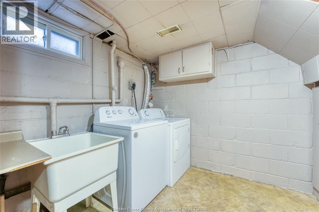 3311 Longfellow, Windsor, Ontario  N9E 2L7 - Photo 19 - 26000450