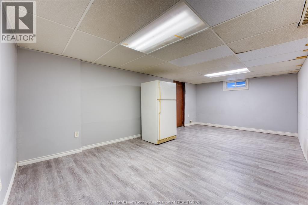 3311 Longfellow, Windsor, Ontario  N9E 2L7 - Photo 23 - 26000450