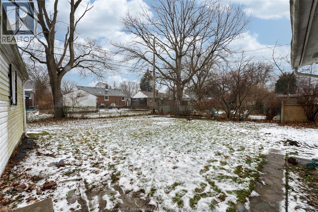 3311 Longfellow, Windsor, Ontario  N9E 2L7 - Photo 28 - 26000450