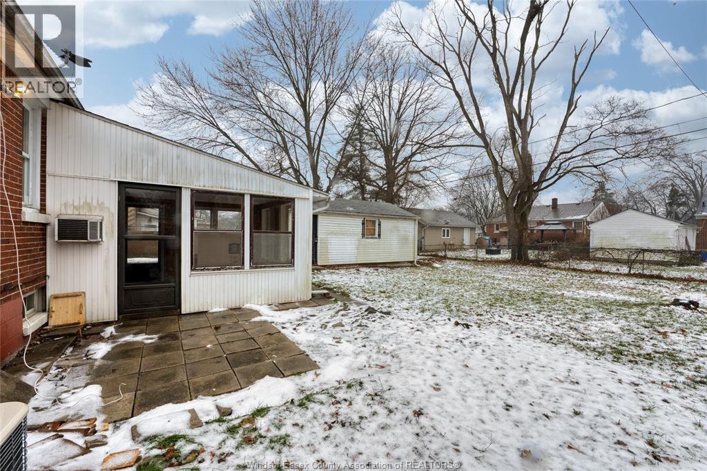 3311 Longfellow, Windsor, Ontario  N9E 2L7 - Photo 29 - 26000450