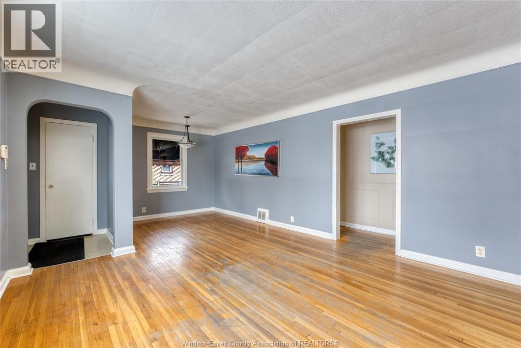 3311 Longfellow, Windsor, Ontario  N9E 2L7 - Photo 4 - 26000450