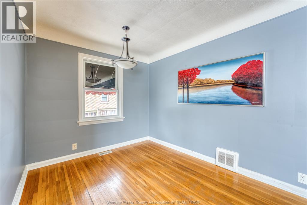 3311 Longfellow, Windsor, Ontario  N9E 2L7 - Photo 7 - 26000450