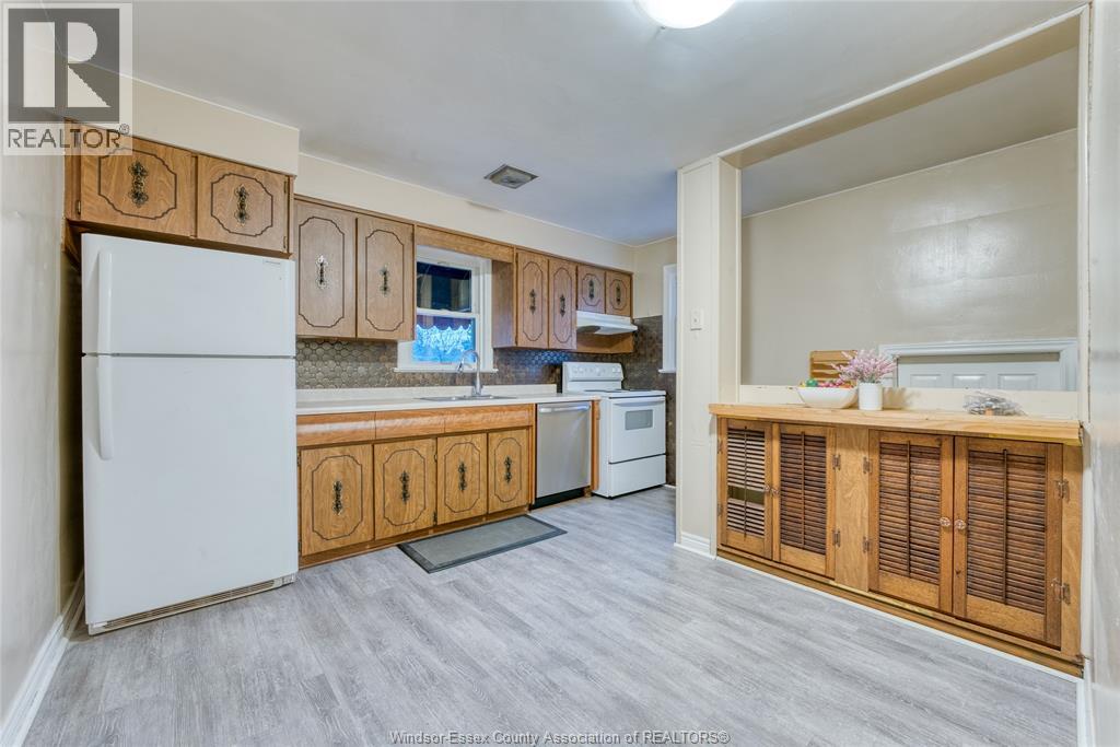 3311 Longfellow, Windsor, Ontario  N9E 2L7 - Photo 8 - 26000450