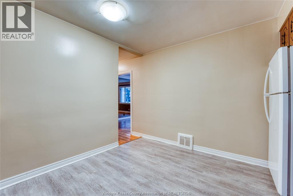 3311 Longfellow, Windsor, Ontario  N9E 2L7 - Photo 9 - 26000450