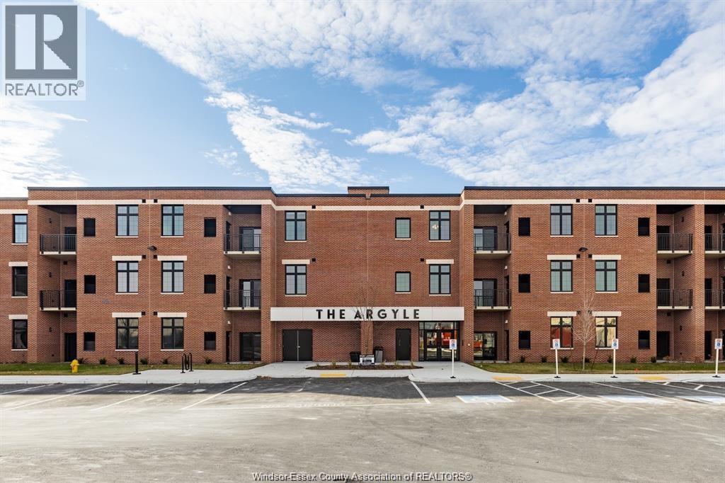 MLS# 26000445: 1370 ARGYLE Unit# 301, Windsor, Canada