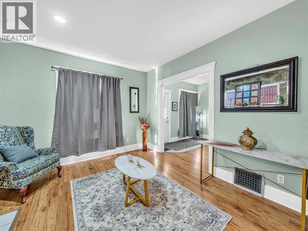 894 Dougall, Windsor, Ontario  N9A 4R1 - Photo 20 - 26000437