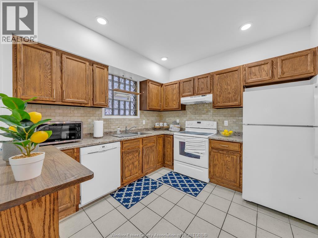 894 Dougall, Windsor, Ontario  N9A 4R1 - Photo 26 - 26000437