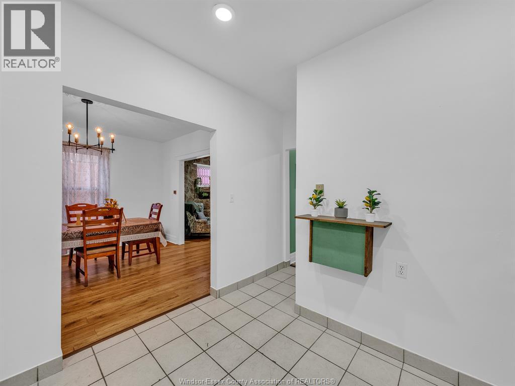 894 Dougall, Windsor, Ontario  N9A 4R1 - Photo 27 - 26000437