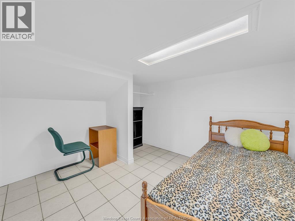 894 Dougall, Windsor, Ontario  N9A 4R1 - Photo 35 - 26000437