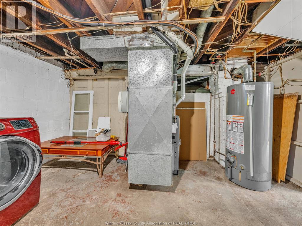 894 Dougall, Windsor, Ontario  N9A 4R1 - Photo 41 - 26000437